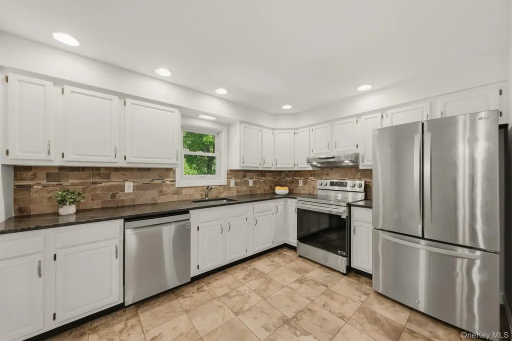 74 Peach Road Poughkeepsie NY 12601