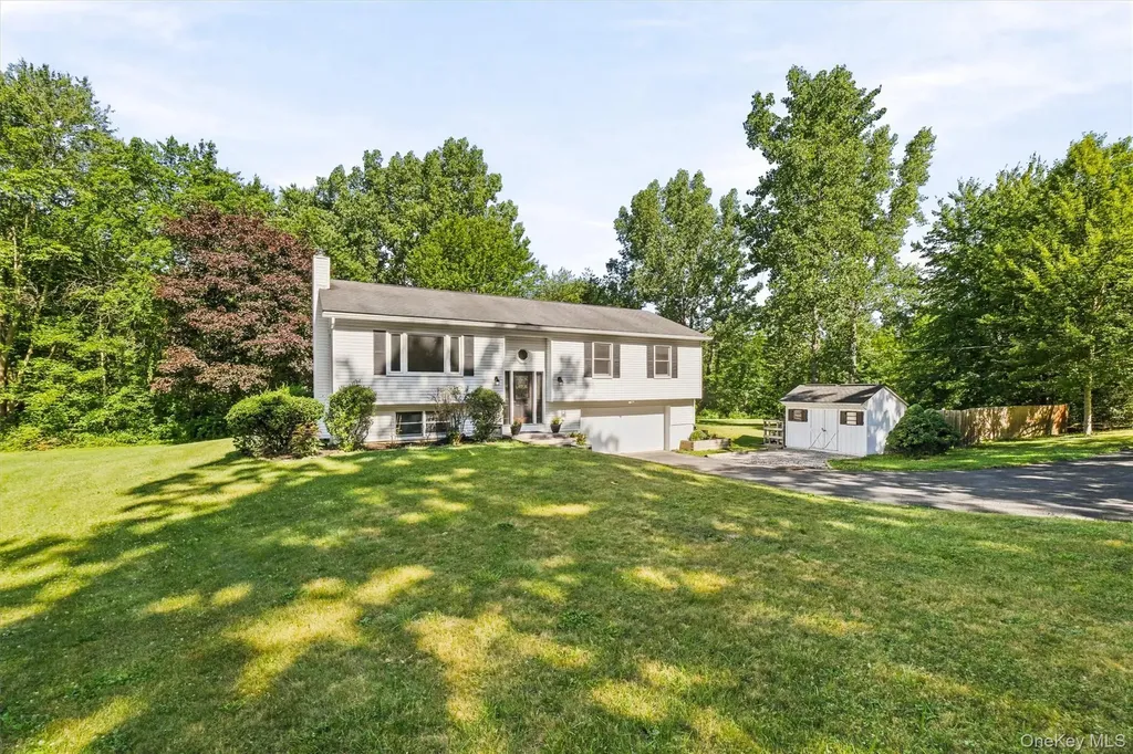 74 Peach Road Poughkeepsie NY 12601
