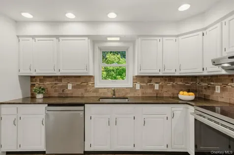 74 Peach Road Poughkeepsie NY 12601