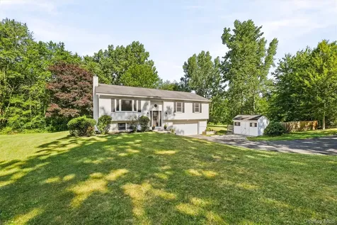 74 Peach Road Poughkeepsie NY 12601