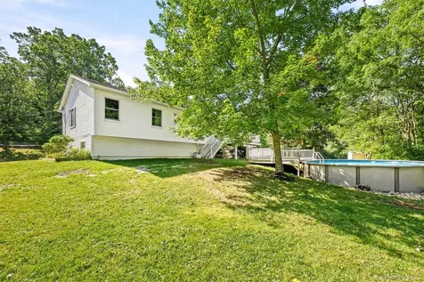 74 Peach Road Poughkeepsie NY 12601