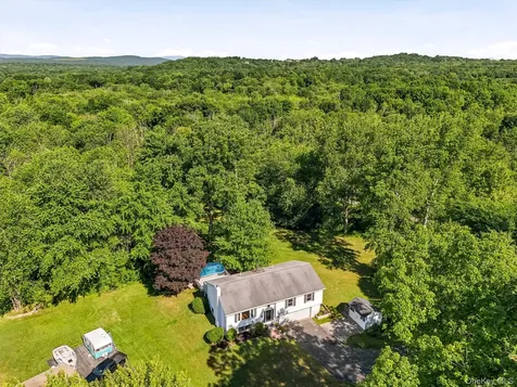 74 Peach Road Poughkeepsie NY 12601