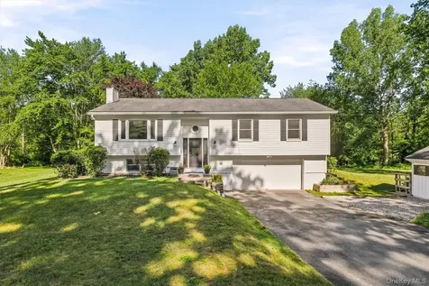 74 Peach Road Poughkeepsie NY 12601