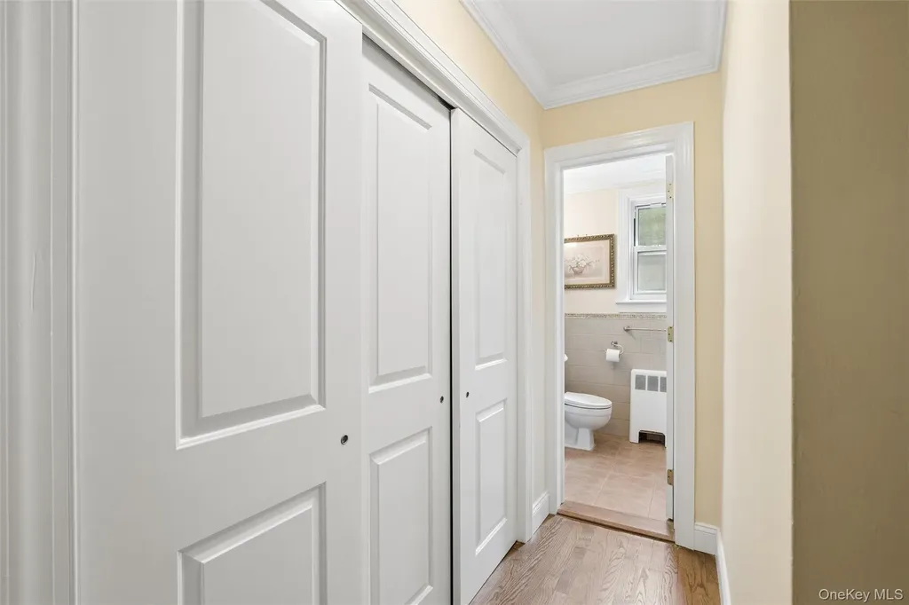43 Edwards Street Roslyn Heights NY 11577
