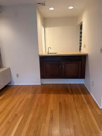 75 Greenway Close Rye Brook NY 10573