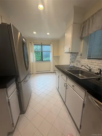 75 Greenway Close Rye Brook NY 10573