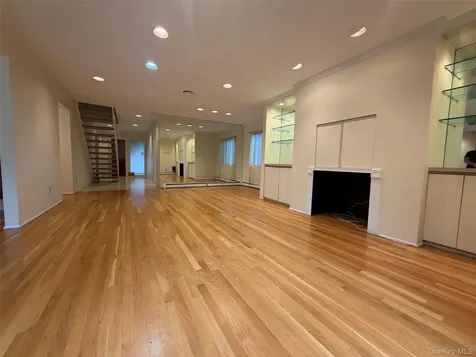75 Greenway Close Rye Brook NY 10573