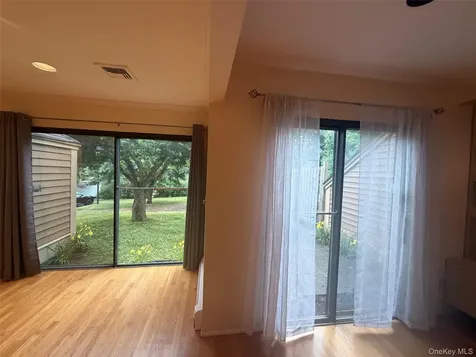 75 Greenway Close Rye Brook NY 10573