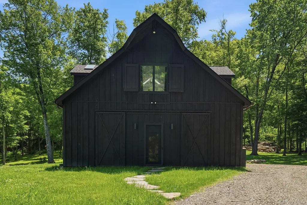 180 Dean Road Stormville NY 12582