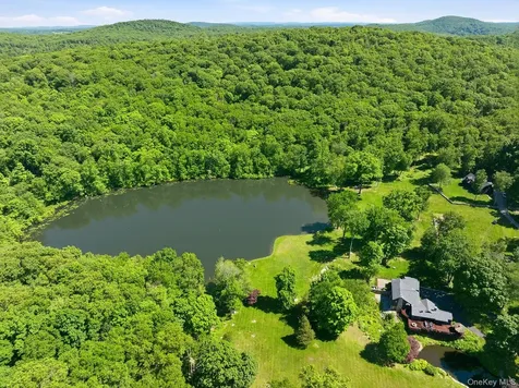 180 Dean Road Stormville NY 12582