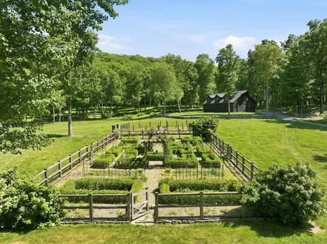 180 Dean Road Stormville NY 12582