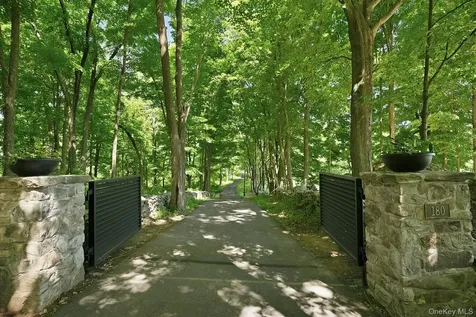 180 Dean Road Stormville NY 12582