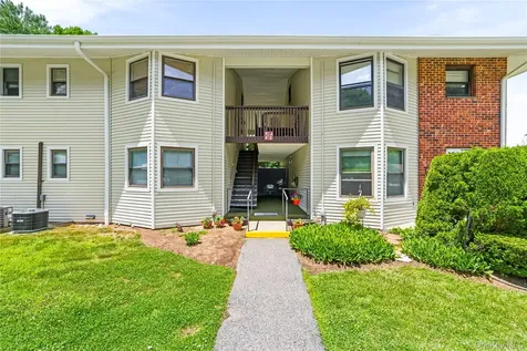 27 Walden Court Yorktown Heights NY 10598