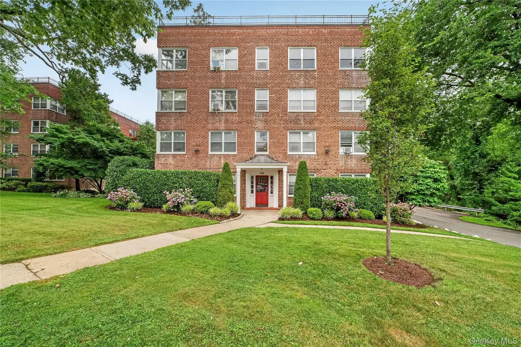 793 Palmer Road Bronxville NY 10708