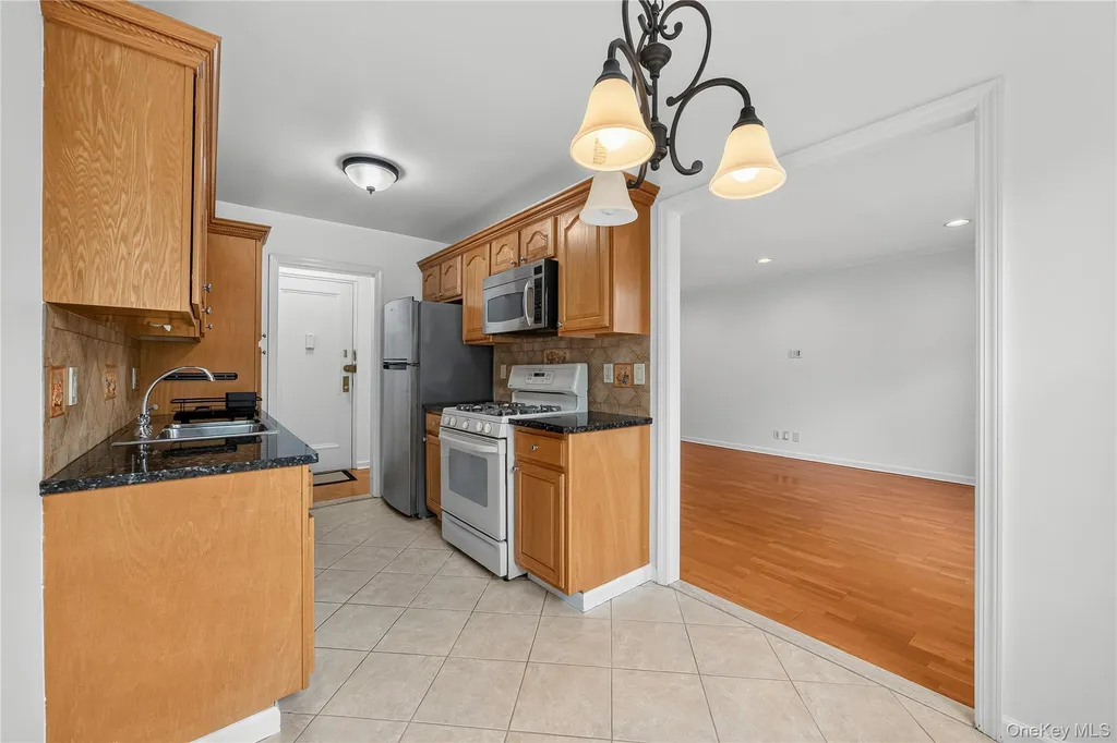 793 Palmer Road Bronxville NY 10708