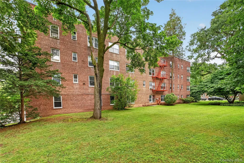 793 Palmer Road Bronxville NY 10708