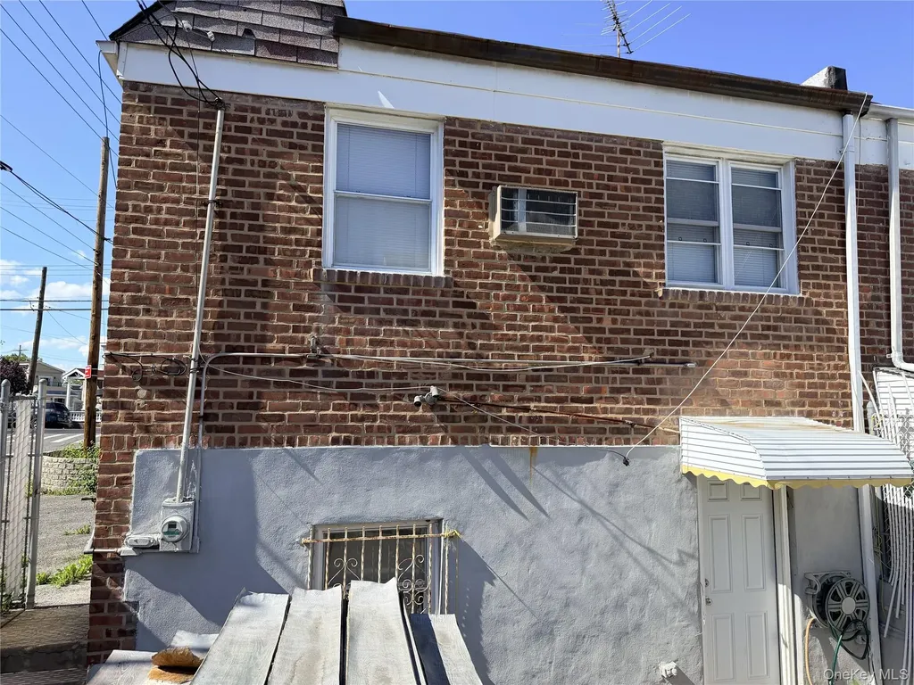 3140 Waterbury Avenue Bronx NY 10465