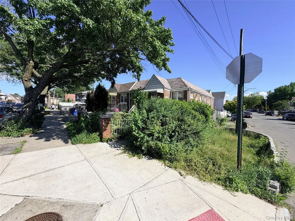 3140 Waterbury Avenue Bronx NY 10465