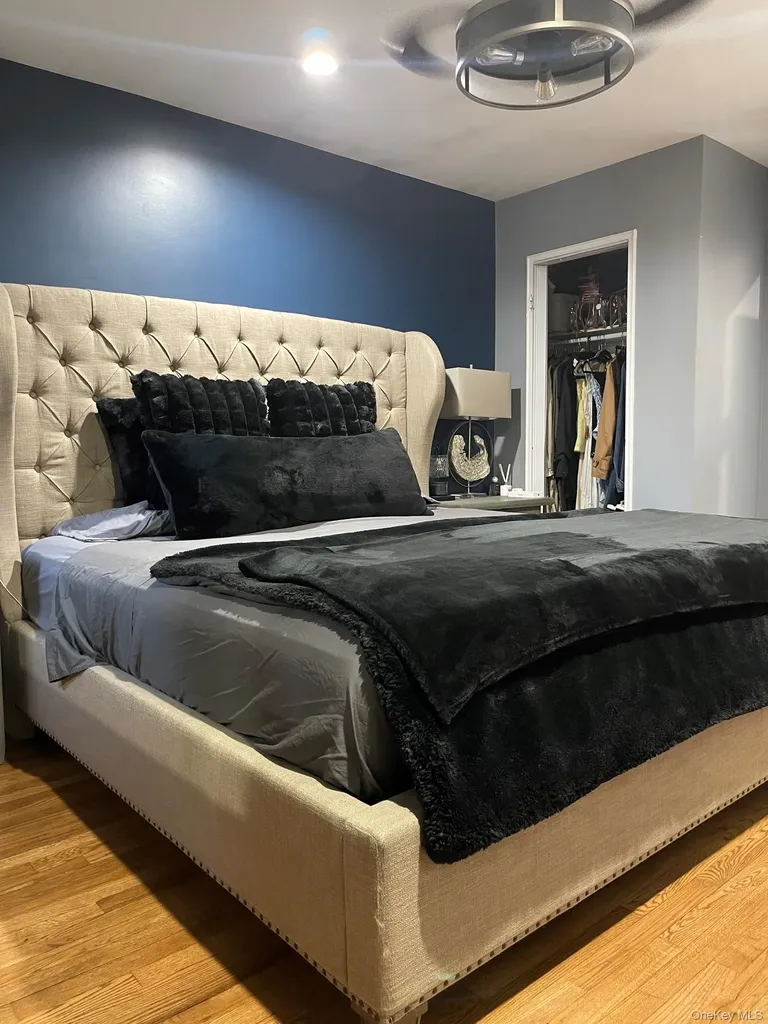 16 Espie Lane North Babylon NY 11703