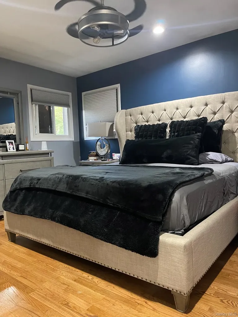 16 Espie Lane North Babylon NY 11703