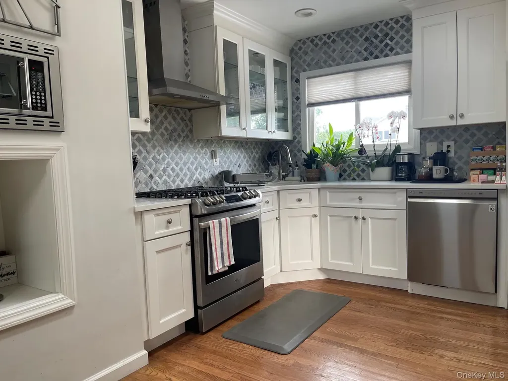 16 Espie Lane North Babylon NY 11703