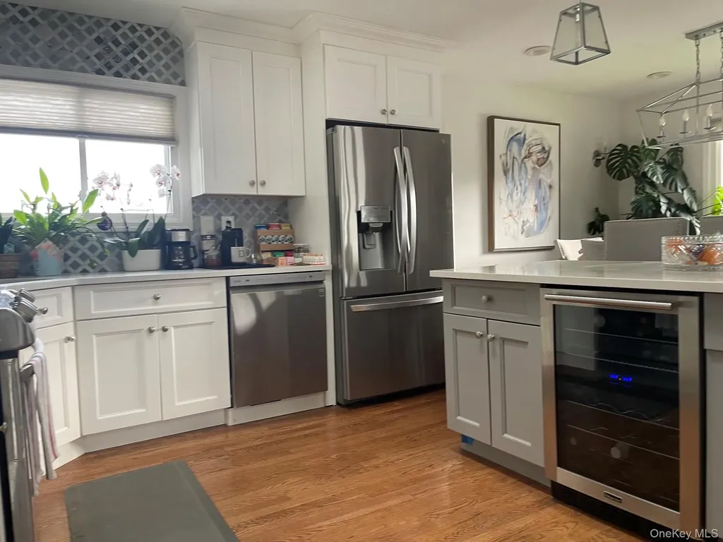 16 Espie Lane North Babylon NY 11703