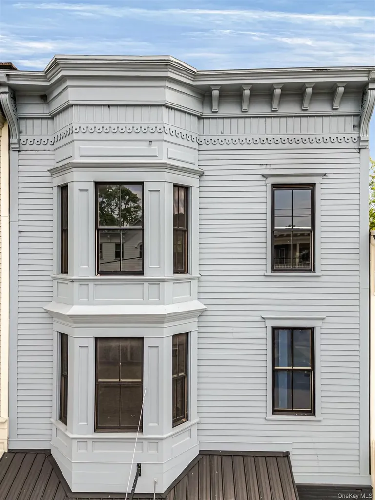 744 Warren Street Hudson NY 12534