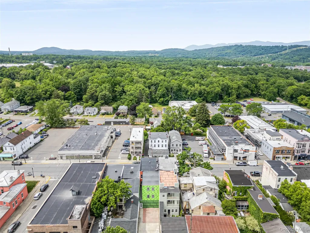 744 Warren Street Hudson NY 12534