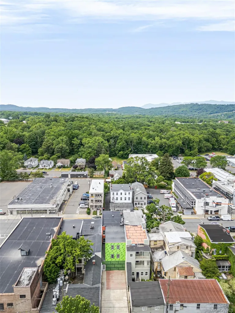 744 Warren Street Hudson NY 12534