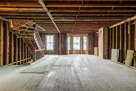 744 Warren Street Hudson NY 12534