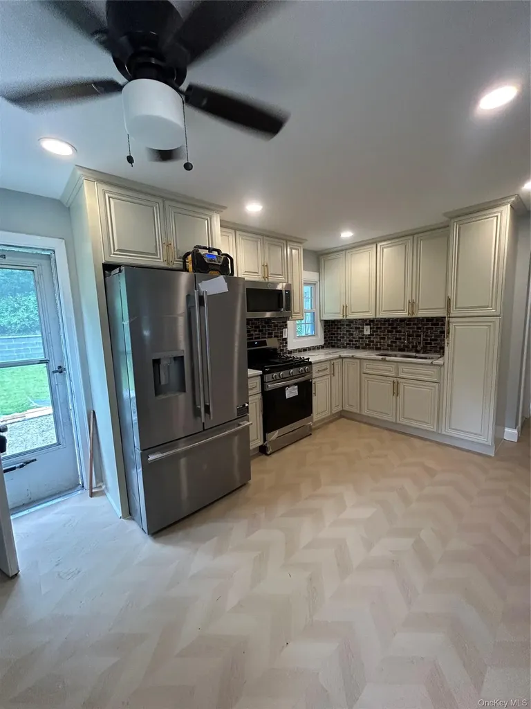 207 Morsemere Avenue Yonkers NY 10703