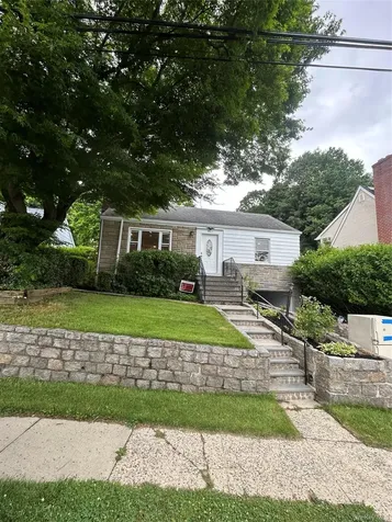 207 Morsemere Avenue Yonkers NY 10703