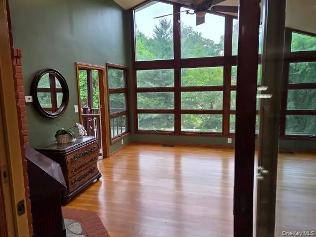 35 W Allison Pearl River NY 10965