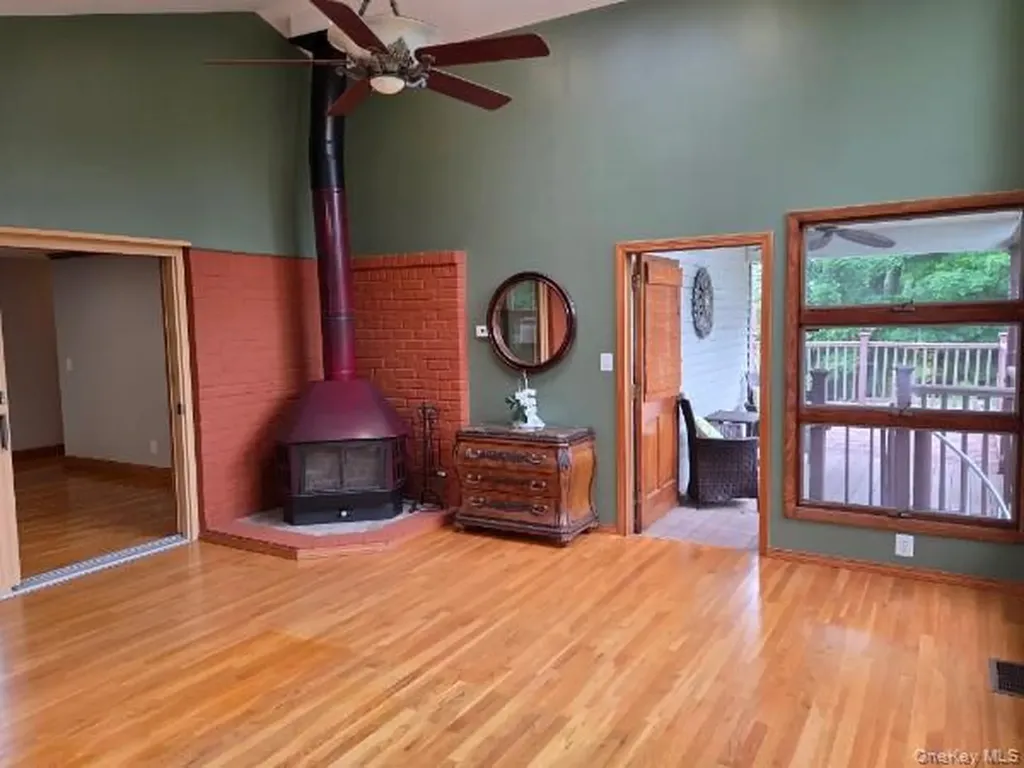 35 W Allison Pearl River NY 10965