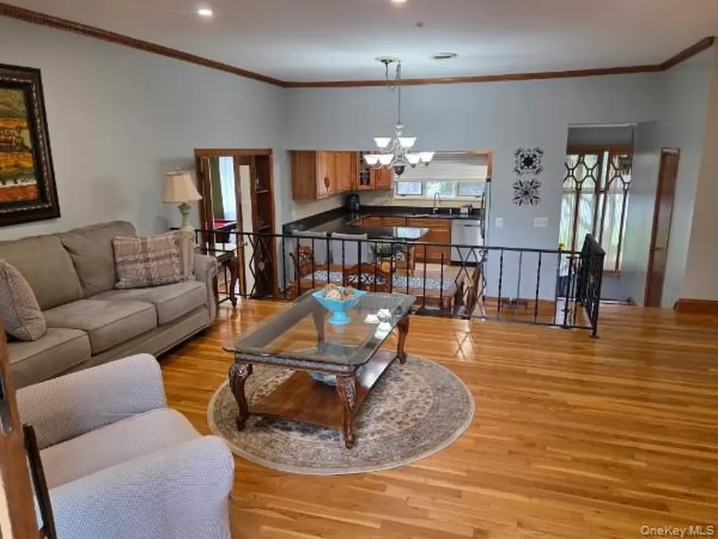 35 W Allison Pearl River NY 10965