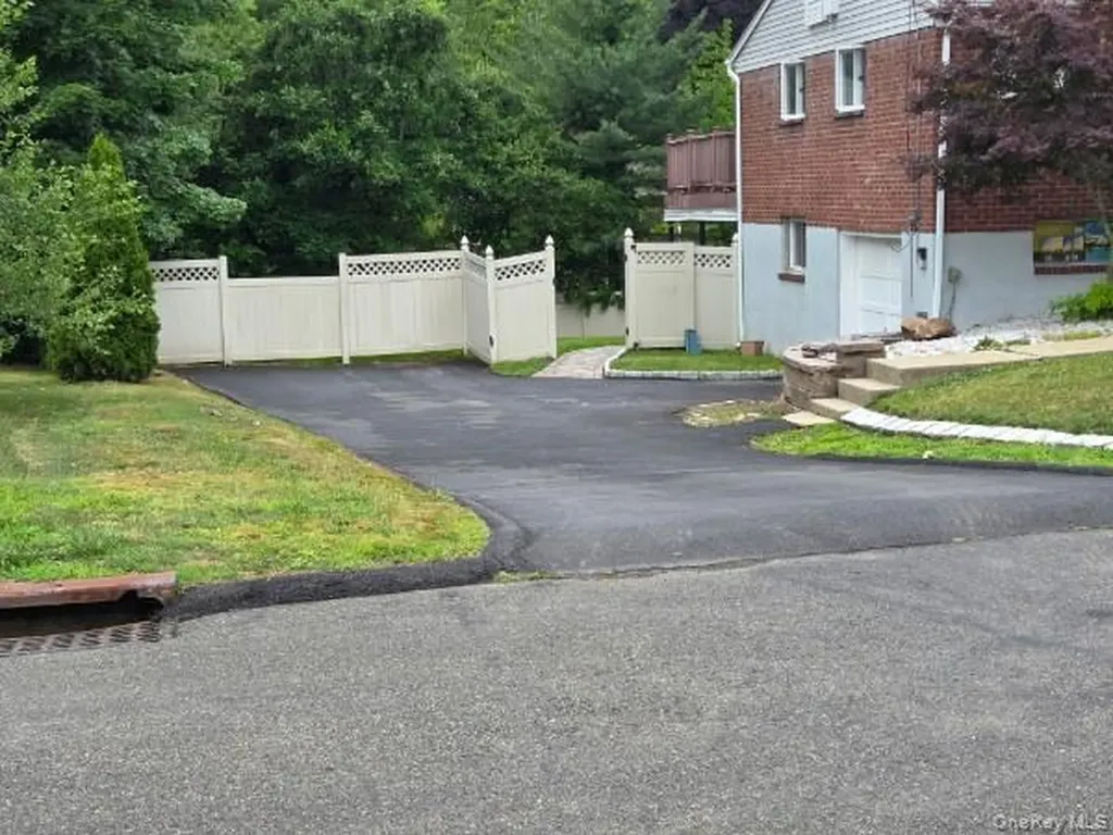 35 W Allison Pearl River NY 10965