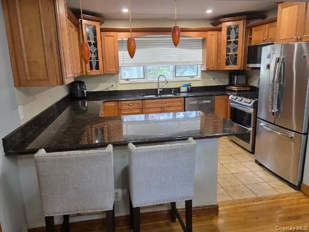 35 W Allison Pearl River NY 10965