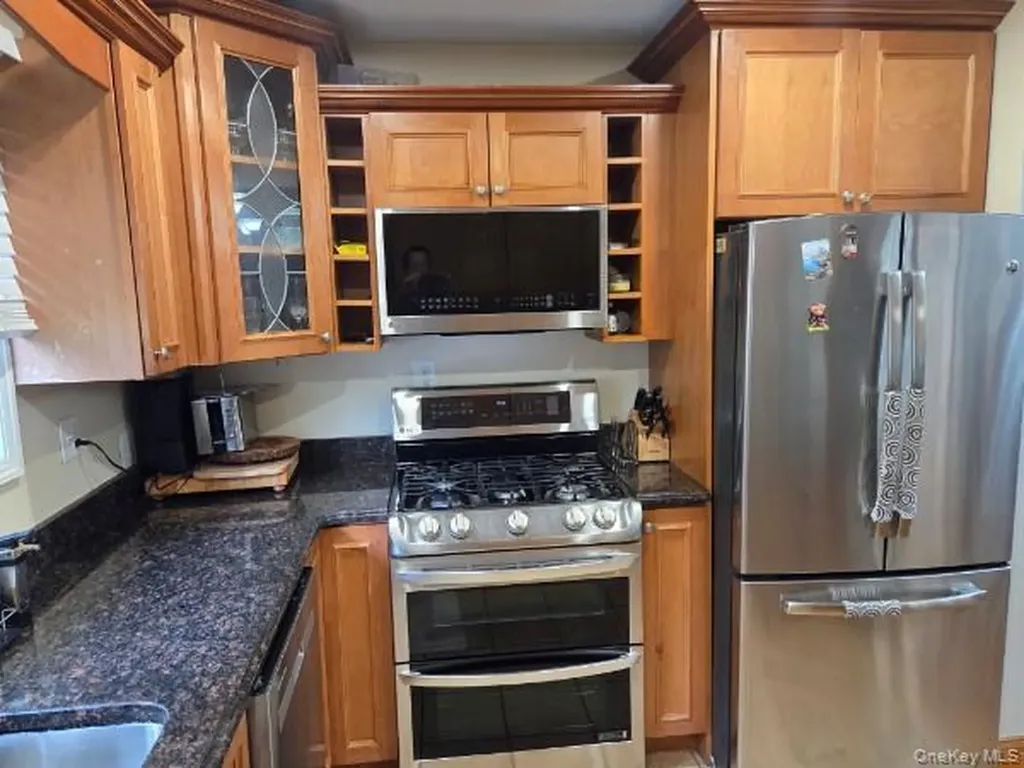 35 W Allison Pearl River NY 10965