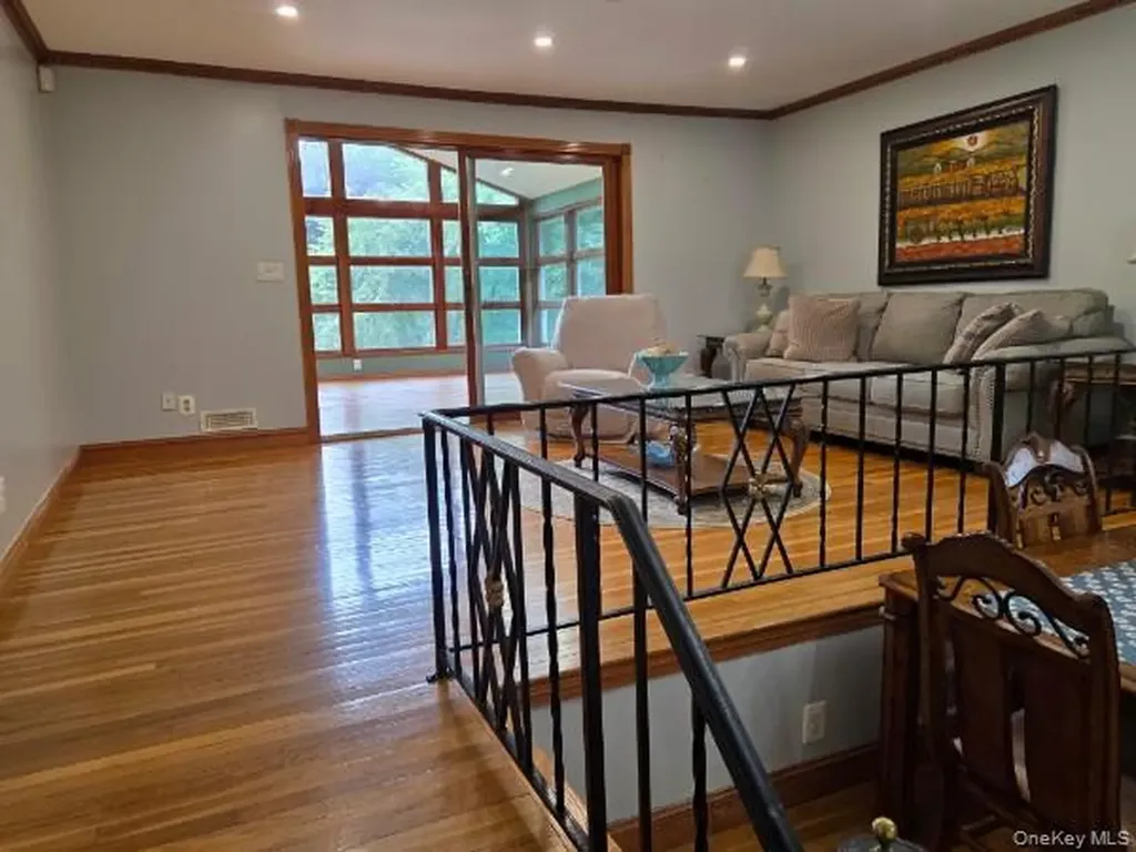 35 W Allison Pearl River NY 10965