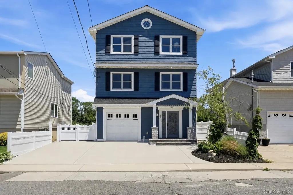 35 Redfield Road Island Park NY 11558
