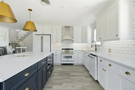 35 Redfield Road Island Park NY 11558