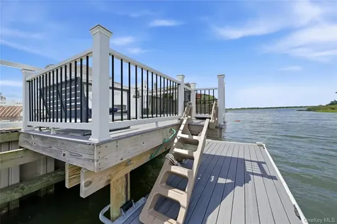 35 Redfield Road Island Park NY 11558
