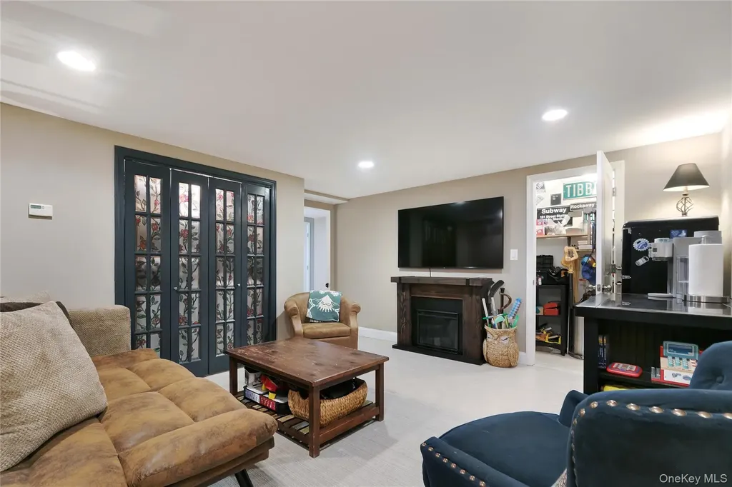180 Beach 101 Street Rockaway Park NY 11694