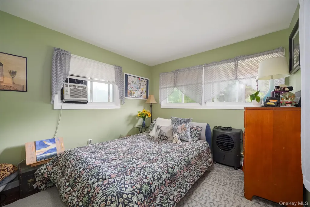 11 Princeton Red Hook NY 12571