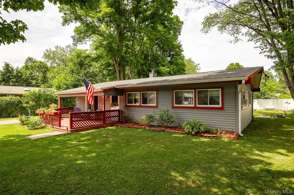 11 Princeton Red Hook NY 12571