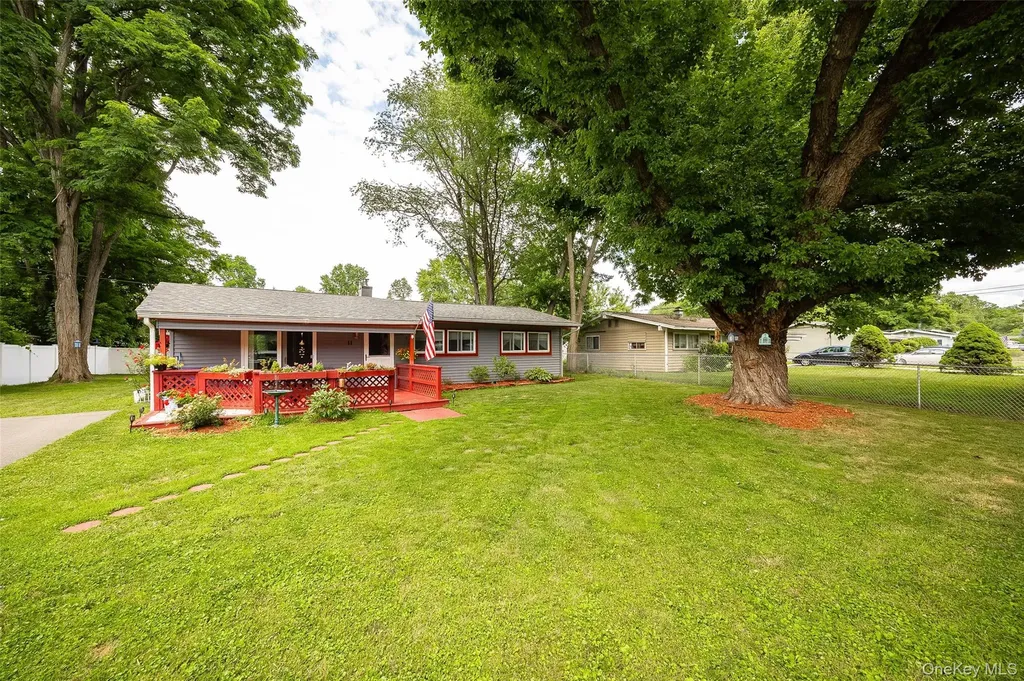 11 Princeton Red Hook NY 12571