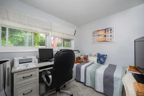 11 Princeton Red Hook NY 12571
