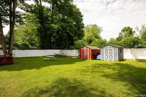 11 Princeton Red Hook NY 12571