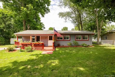11 Princeton Red Hook NY 12571