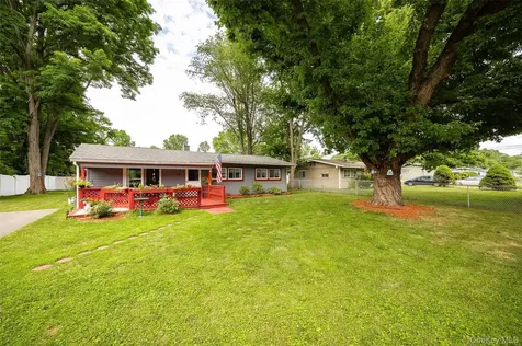 11 Princeton Red Hook NY 12571